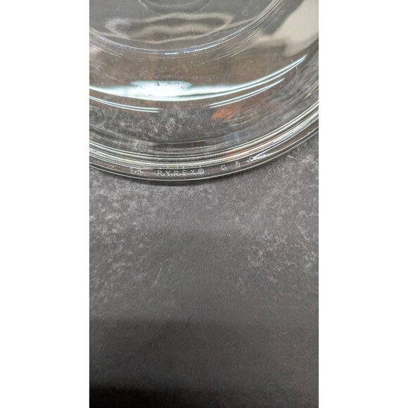 Anchor Hocking Fire King Round 2 Qt. Covered Casserole Dish Glass Vintage - Picture 9 of 16